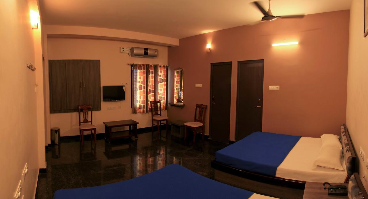 Hotel Sri Hayagriva Tiruchirappalli Quarto foto